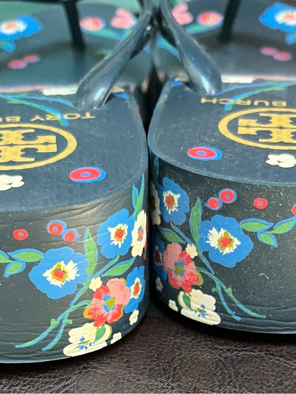Tory Burch Navy Floral Logo Jelly Flip Flops with Gold Emblem - Picture 5 of 5